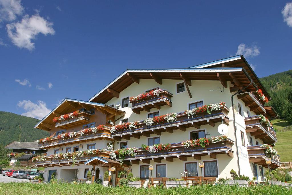 Pension Sonneck Neukirchen am Grossvenediger Exterior photo